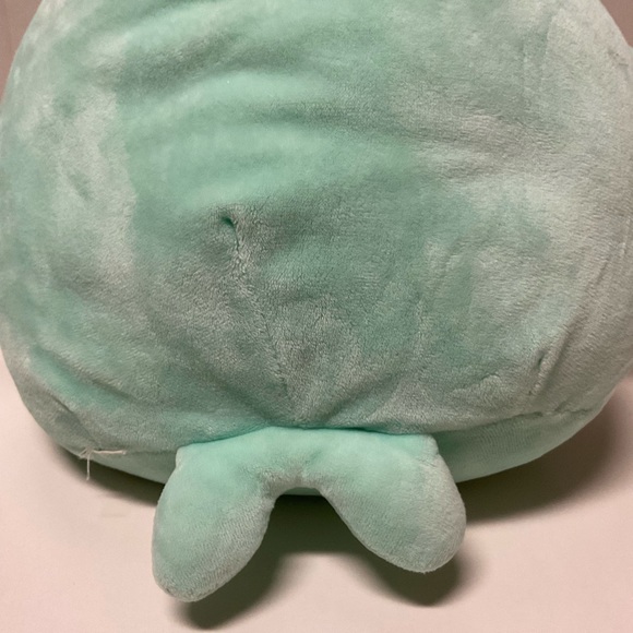 Squishmallows Perry the Dolphin Plush 8 inch Blue Embroidered Eyes Stuffed Anima - Picture 9 of 10